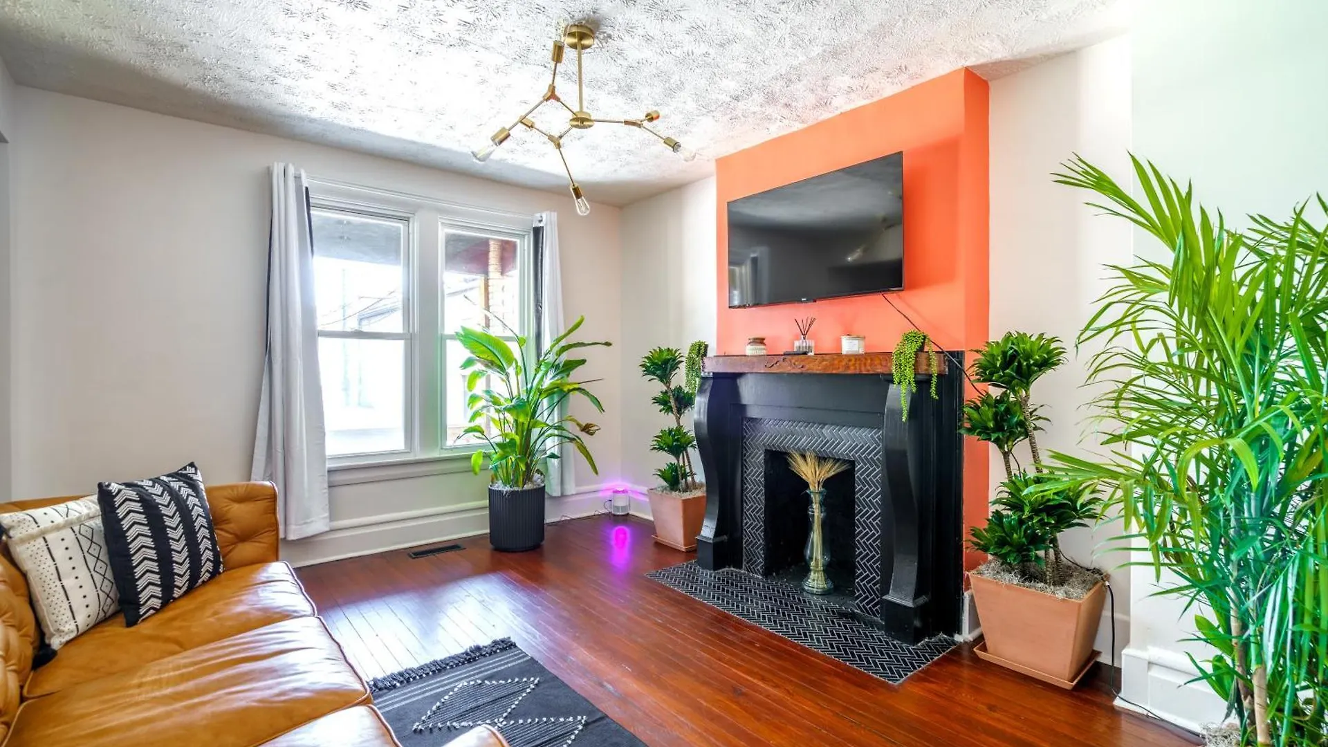 Prime Location Top Rated Clean Parking Free Columbus Holiday home