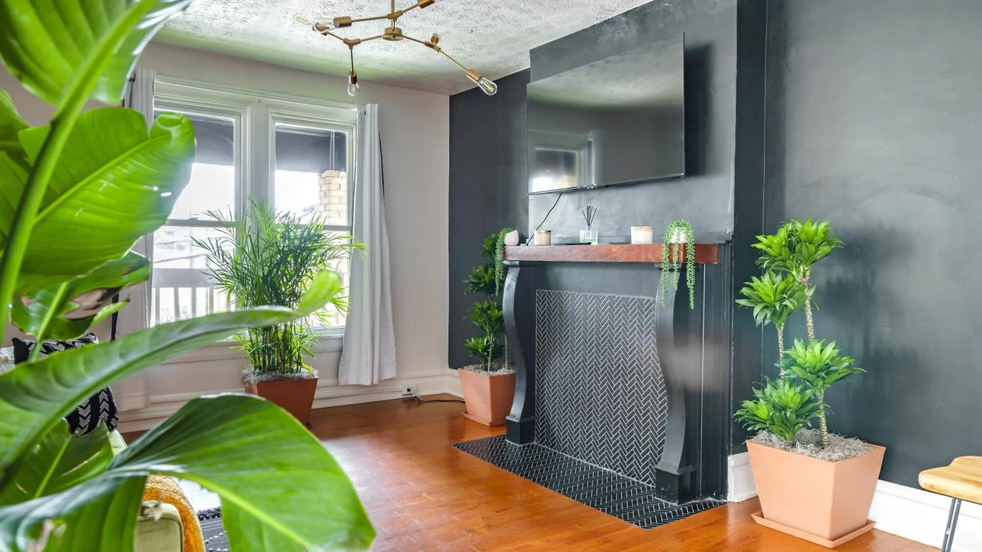 Prime Location Top Rated Clean Parking Free Columbus Holiday home