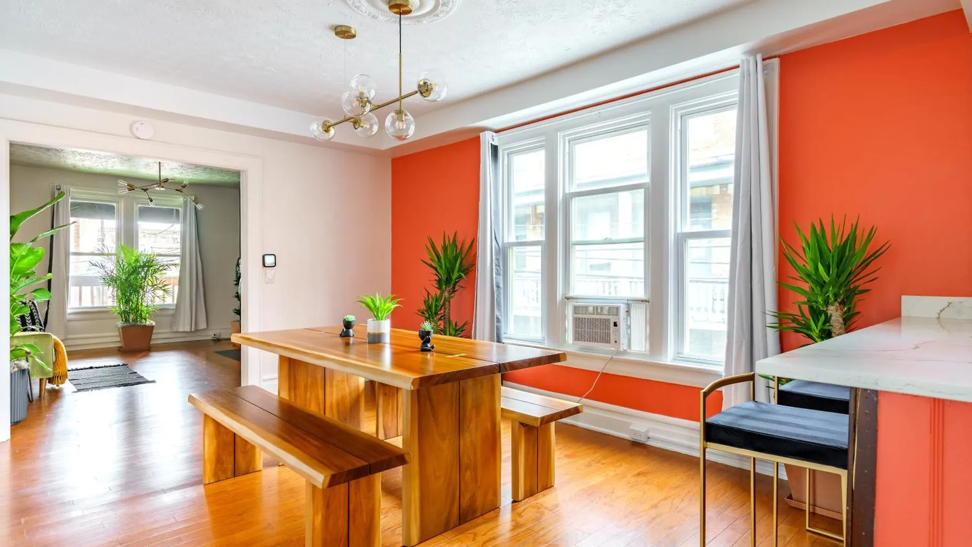 Prime Location Top Rated Clean Parking Free Columbus